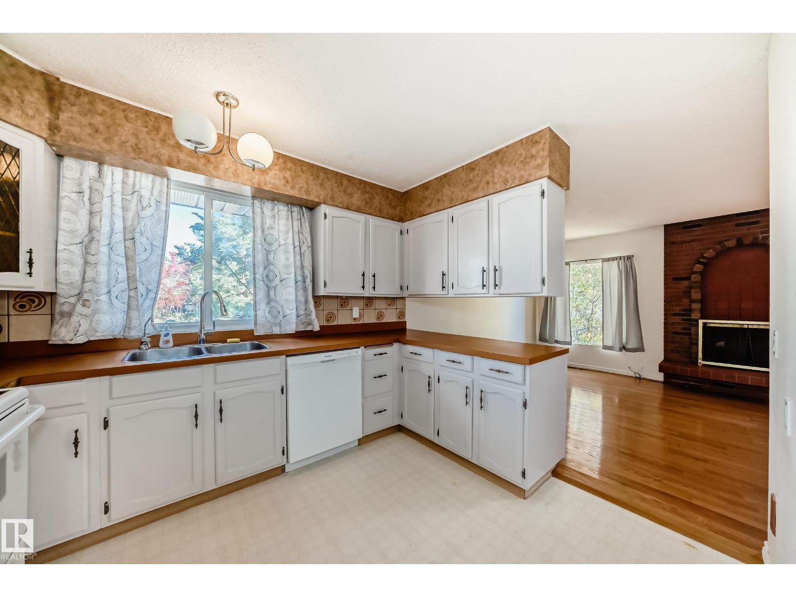 3827 105 St Nw, Edmonton, Alberta  T5K 0Z5 - Photo 7 - E4462473