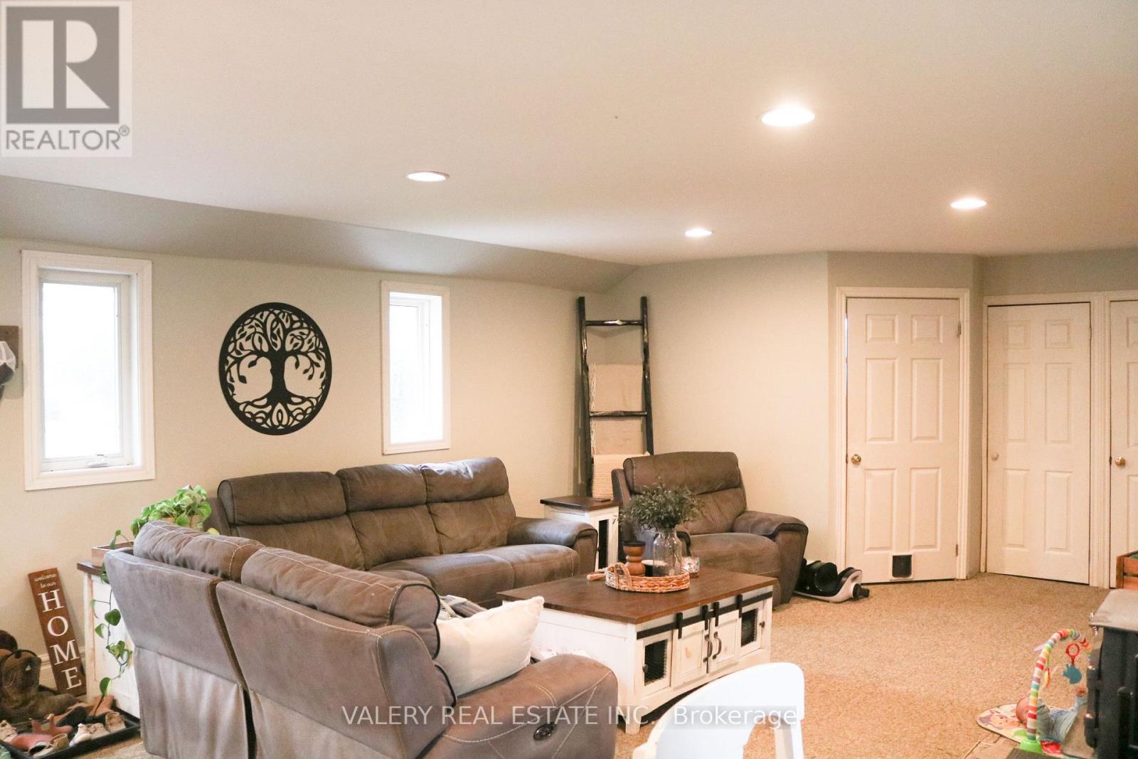 4295 Horseshoe Valley Road W, Springwater, Ontario  L9X 1G1 - Photo 10 - S12360403