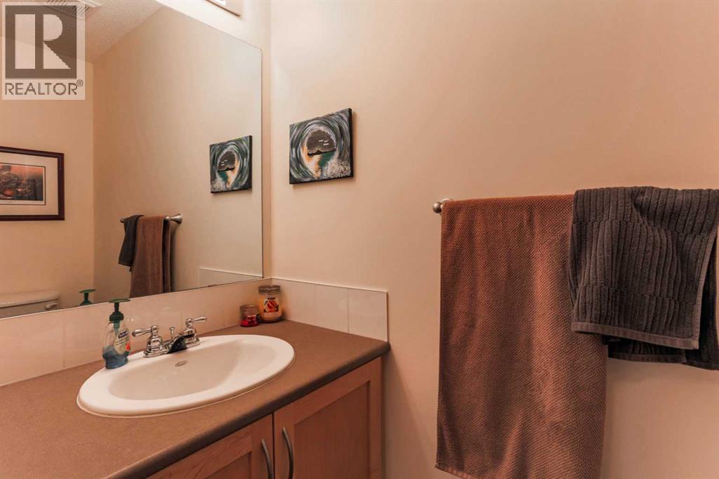 143 Cedarwood Lane Sw, Calgary, Alberta  T2W 6J3 - Photo 9 - A2245791