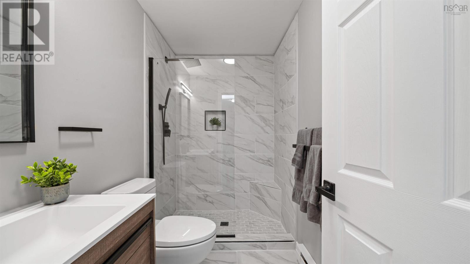 2571 St. Margaret's Bay Road, Timberlea, Nova Scotia  B3T 1H2 - Photo 13 - 202522901