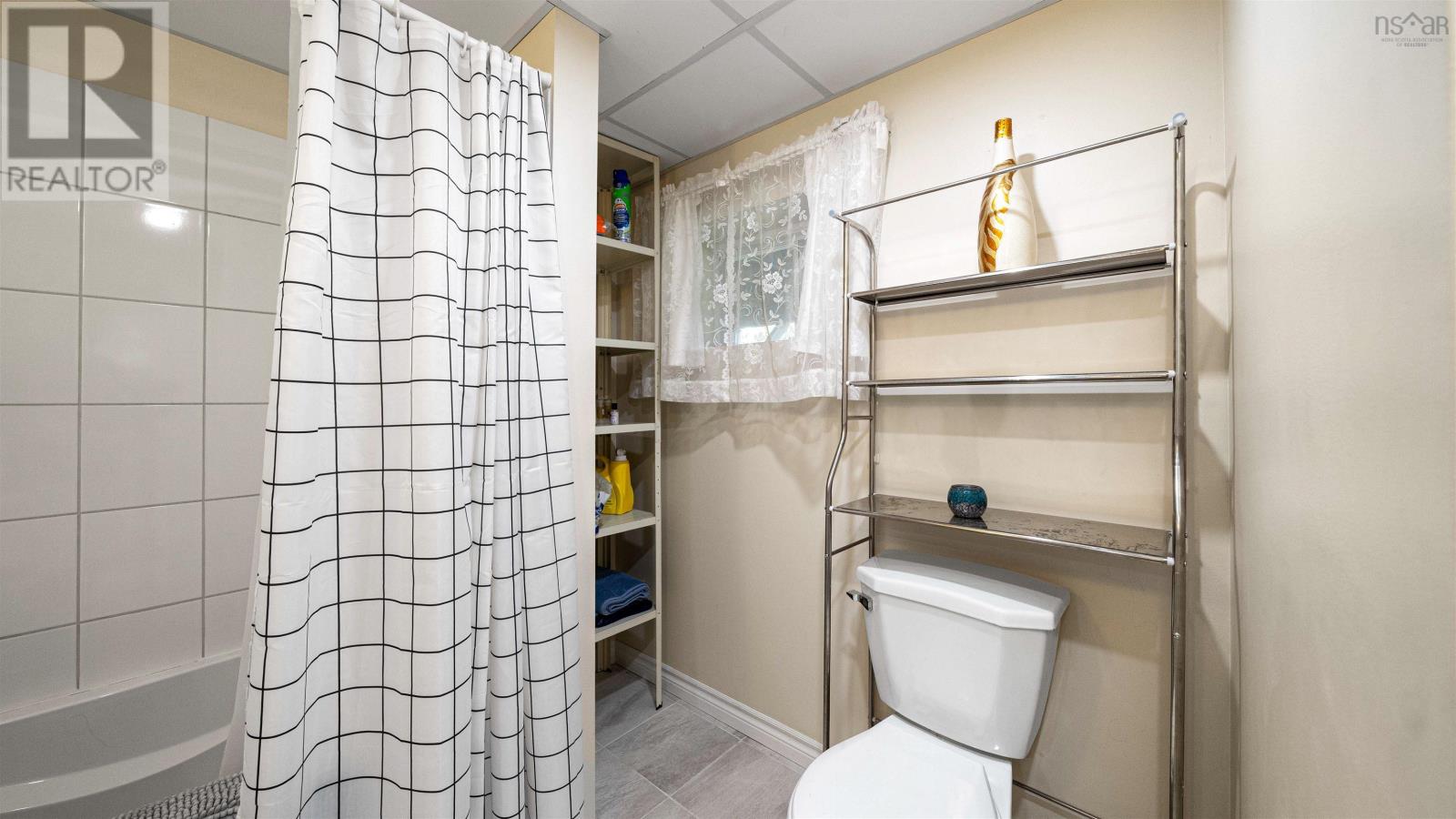 2571 St. Margaret's Bay Road, Timberlea, Nova Scotia  B3T 1H2 - Photo 35 - 202522901