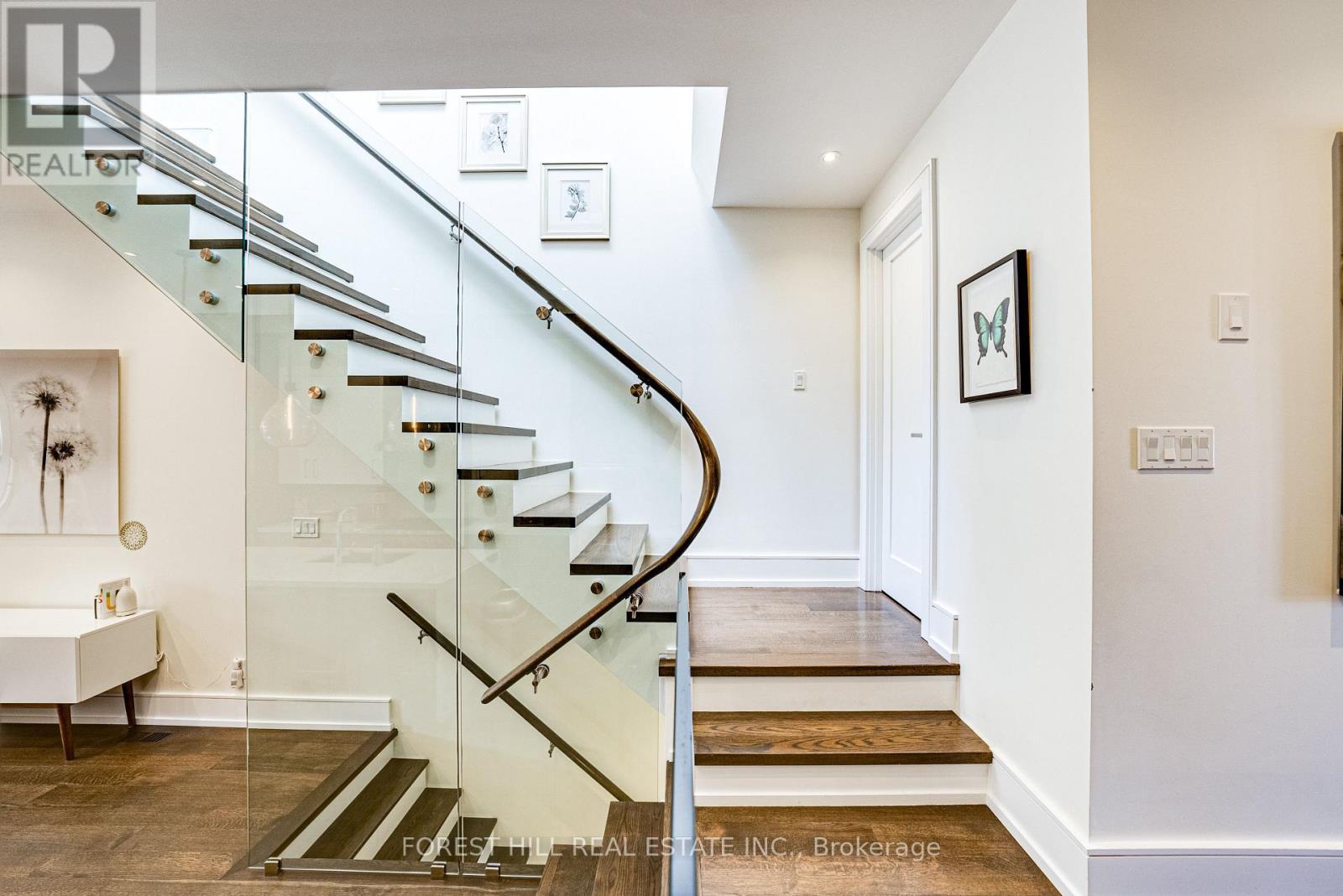 15a Roslin Avenue, Toronto, Ontario  M4N 1Y8 - Photo 10 - C12467560