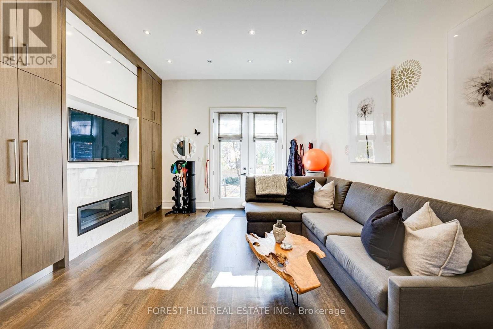 15a Roslin Avenue, Toronto, Ontario  M4N 1Y8 - Photo 17 - C12467560