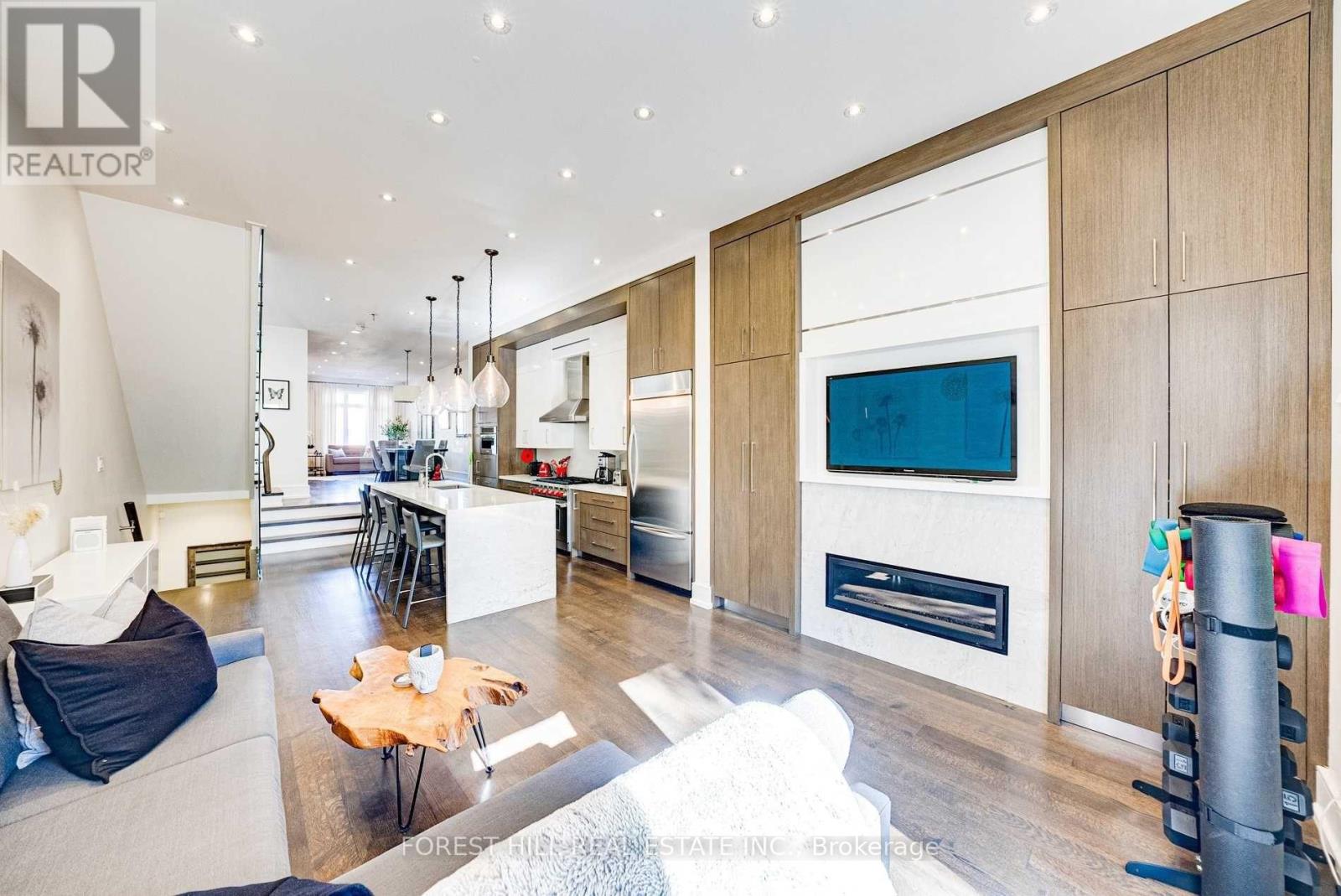15a Roslin Avenue, Toronto, Ontario  M4N 1Y8 - Photo 15 - C12467560
