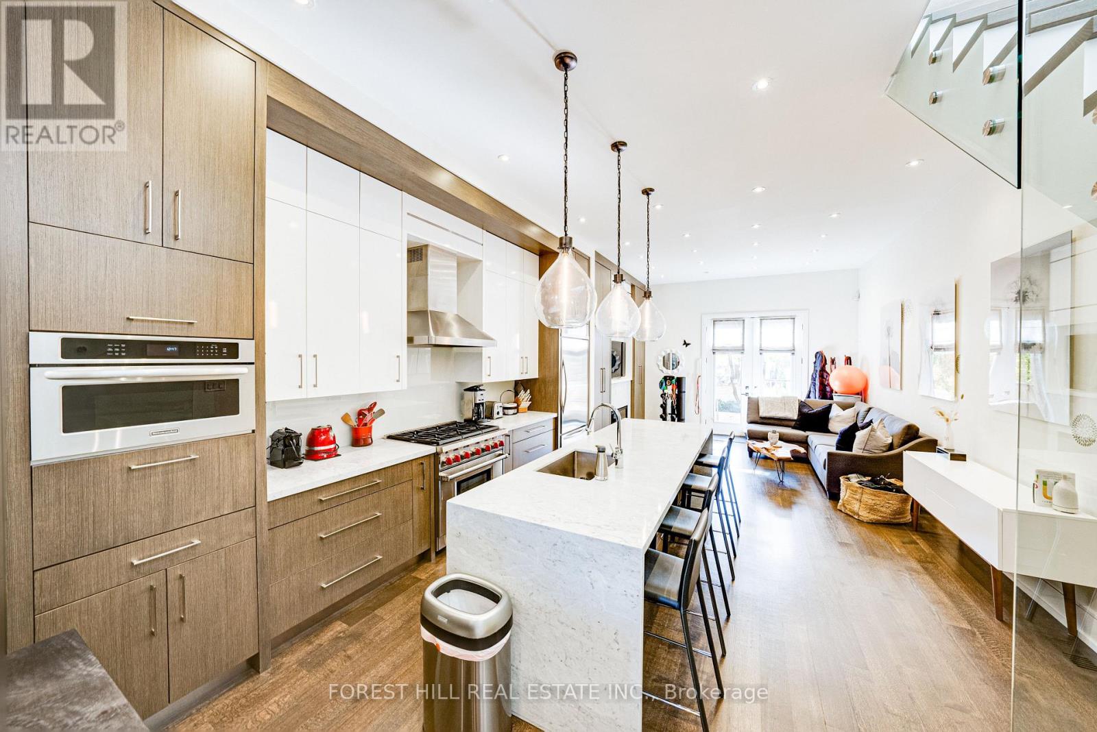 15a Roslin Avenue, Toronto, Ontario  M4N 1Y8 - Photo 5 - C12467560