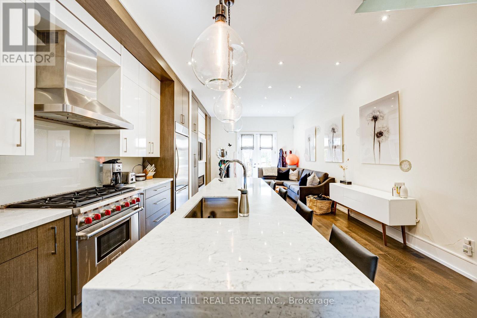 15a Roslin Avenue, Toronto, Ontario  M4N 1Y8 - Photo 7 - C12467560
