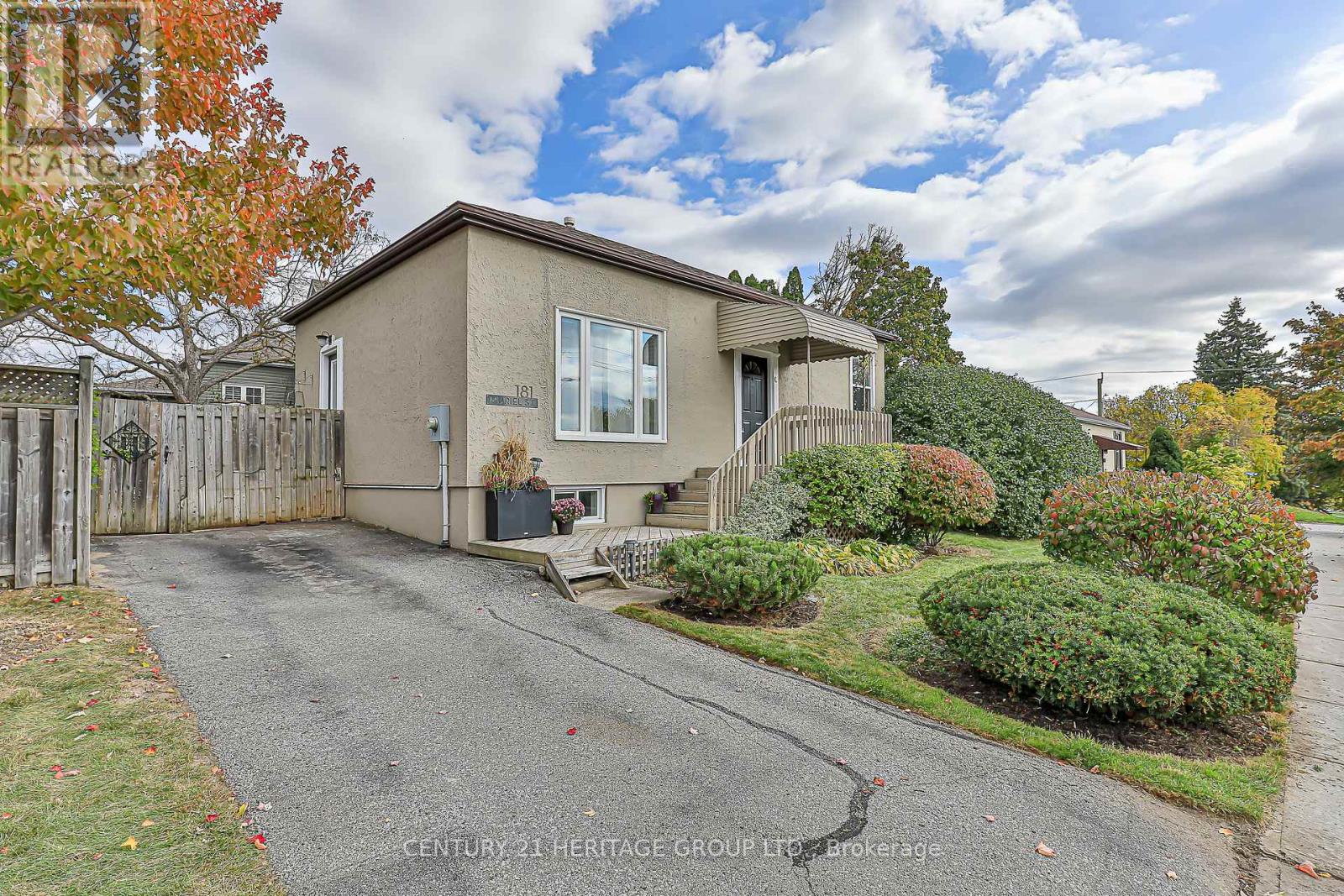 181 Muriel Street, Newmarket, Ontario  L3Y 3N1 - Photo 2 - N12467933