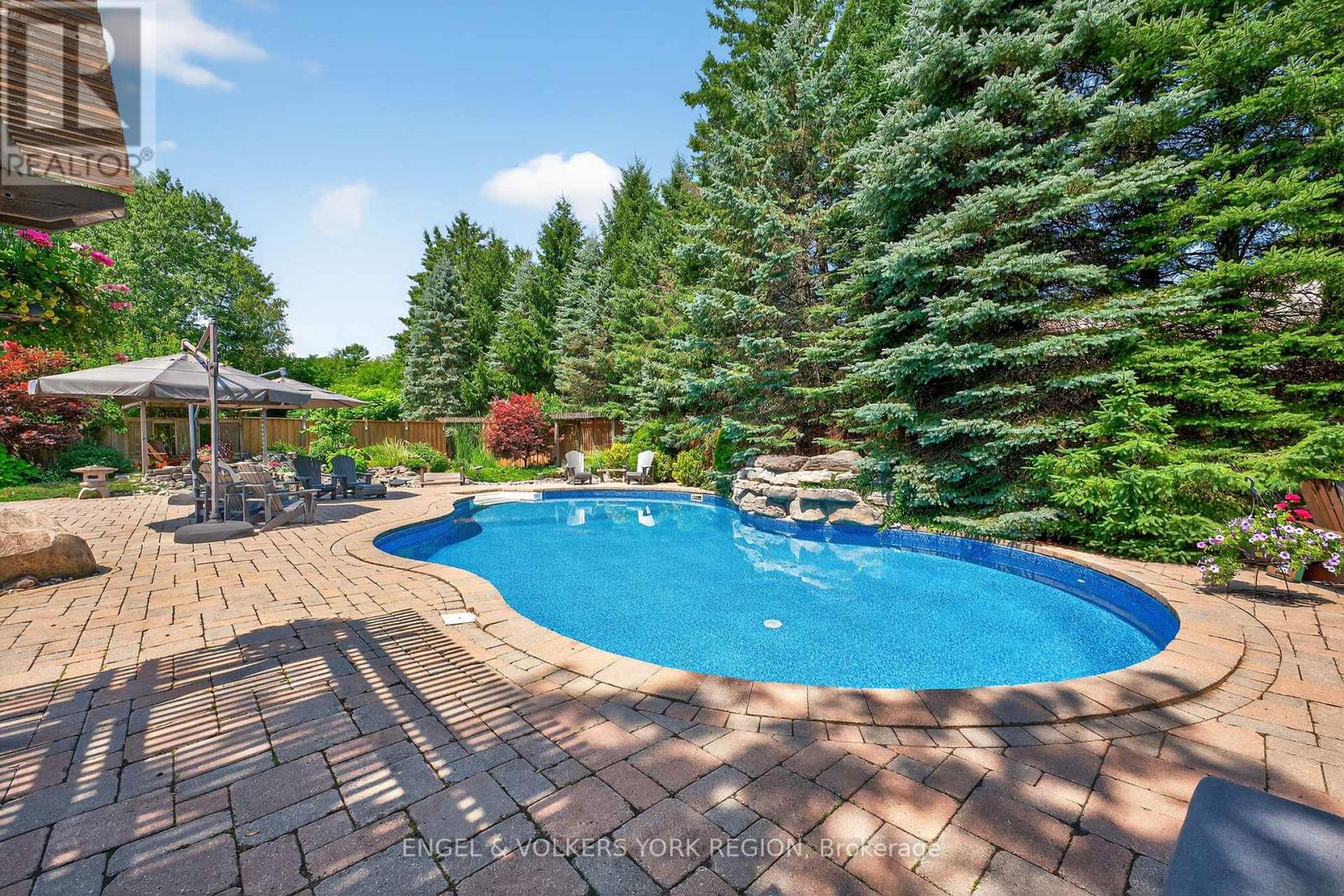 90 Dearbourne Avenue, King, Ontario  L7B 1A3 - Photo 30 - N12467937