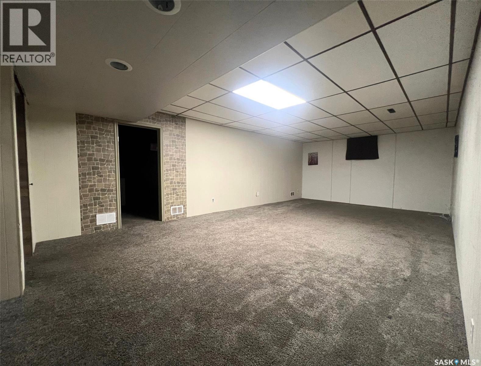 827 10th Avenue Ne, Swift Current, Saskatchewan  S9H 2T6 - Photo 21 - SK021082