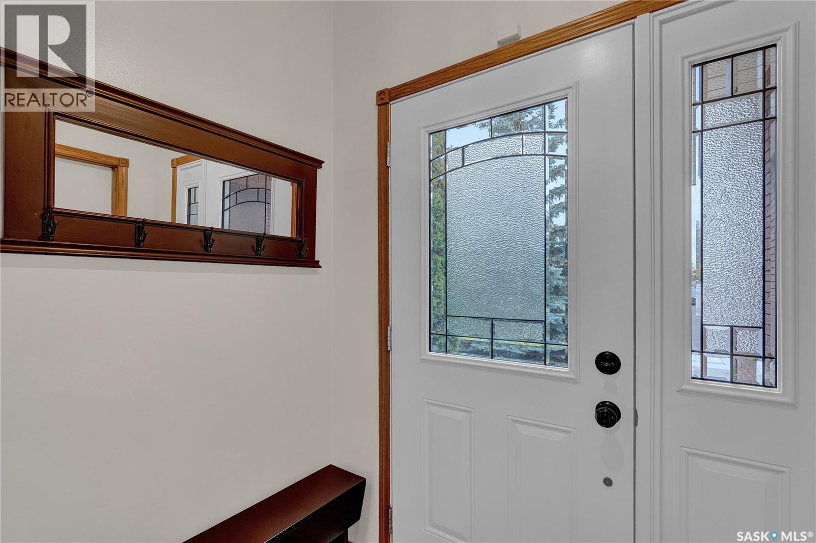 3207 Phaneuf Crescent E, Regina, Saskatchewan  S4V 1V2 - Photo 3 - SK021076