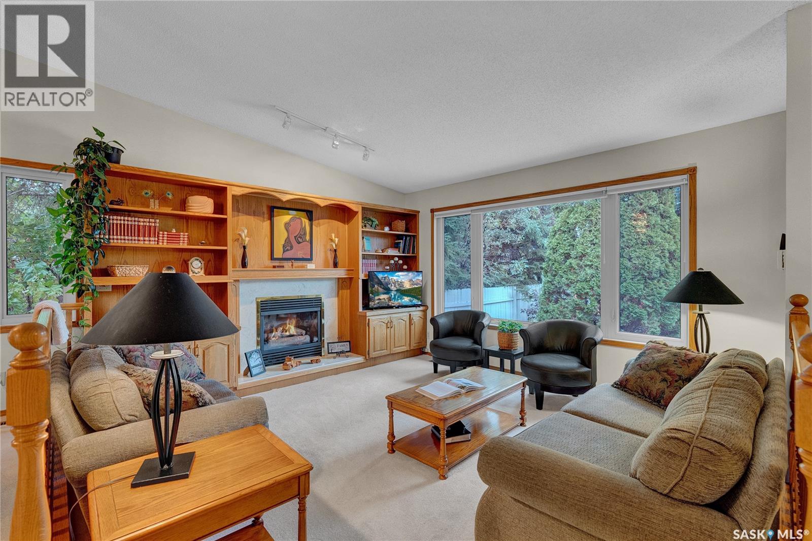 3207 Phaneuf Crescent E, Regina, Saskatchewan  S4V 1V2 - Photo 4 - SK021076