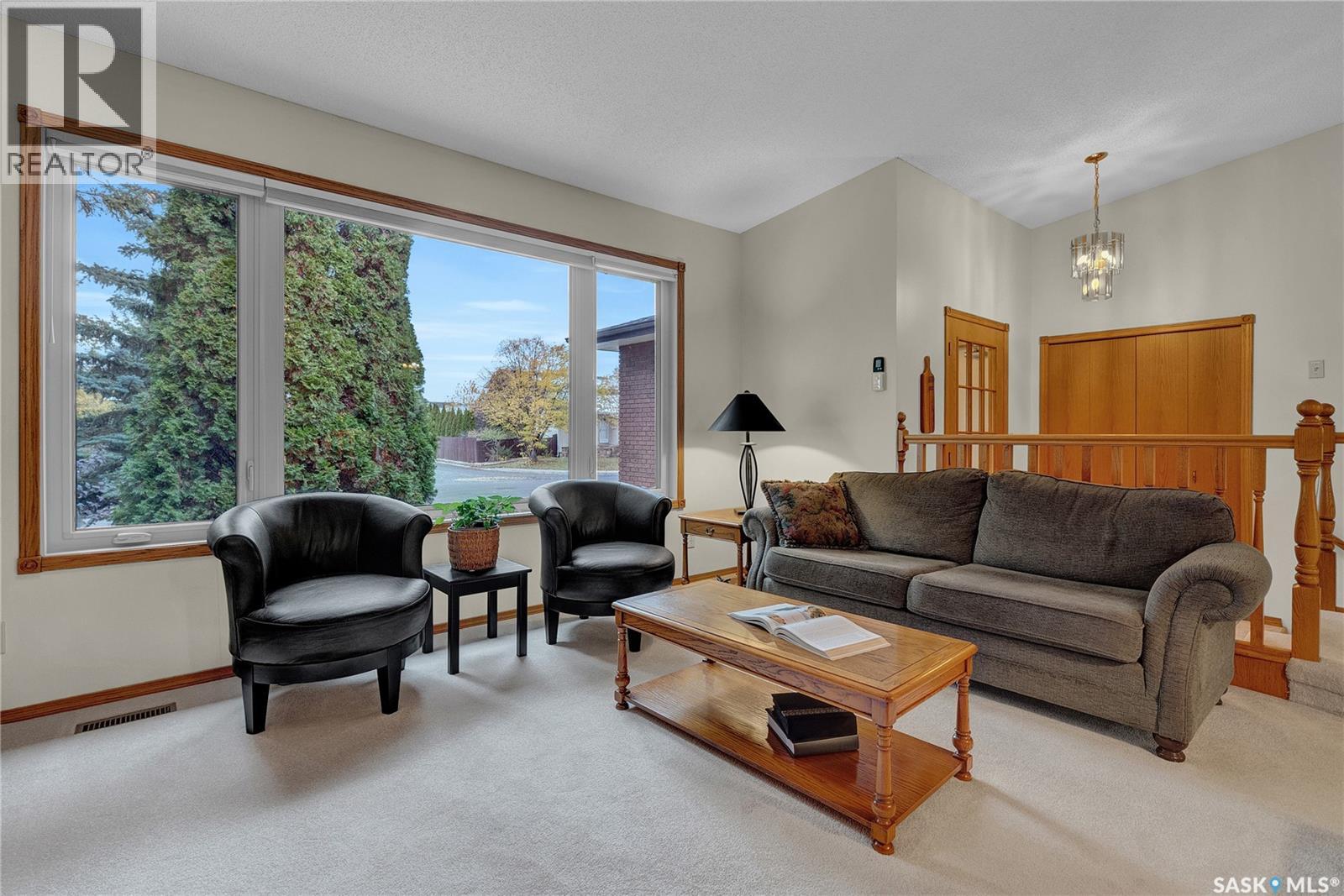 3207 Phaneuf Crescent E, Regina, Saskatchewan  S4V 1V2 - Photo 5 - SK021076