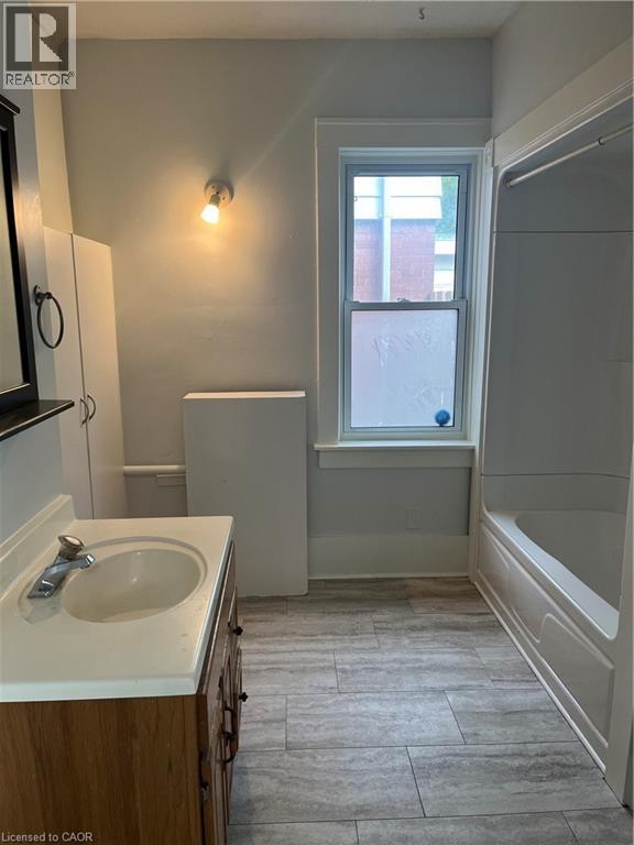 19 Shanley Street Unit# Main Floor, Kitchener, Ontario  N0H 5N7 - Photo 5 - 40779793