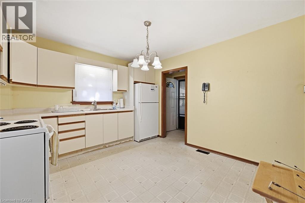 4741 First Avenue, Niagara Falls, Ontario  L2E 4G6 - Photo 12 - 40770932