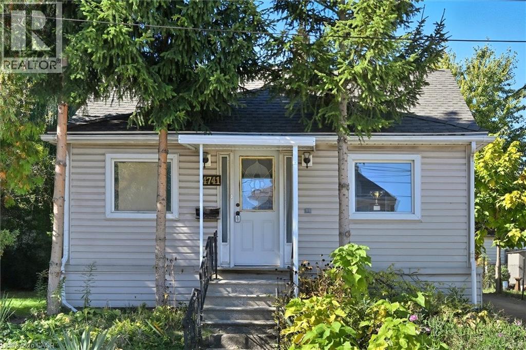 4741 First Avenue, Niagara Falls, Ontario  L2E 4G6 - Photo 5 - 40770932
