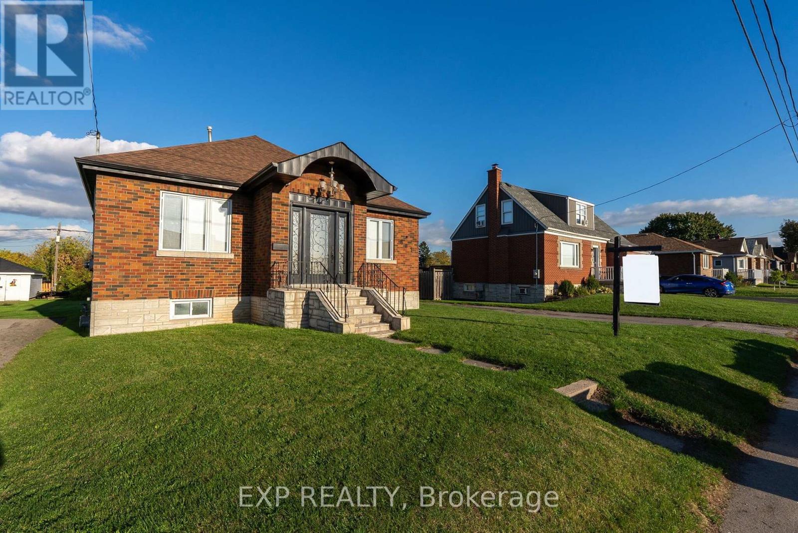 801 Ritson Road S, Oshawa, Ontario  L1H 5L3 - Photo 3 - E12468345