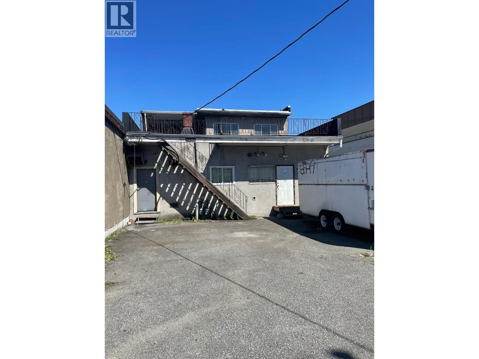1219 Nanaimo Street, Vancouver, British Columbia  V5L 4T5 - Photo 4 - C8072903