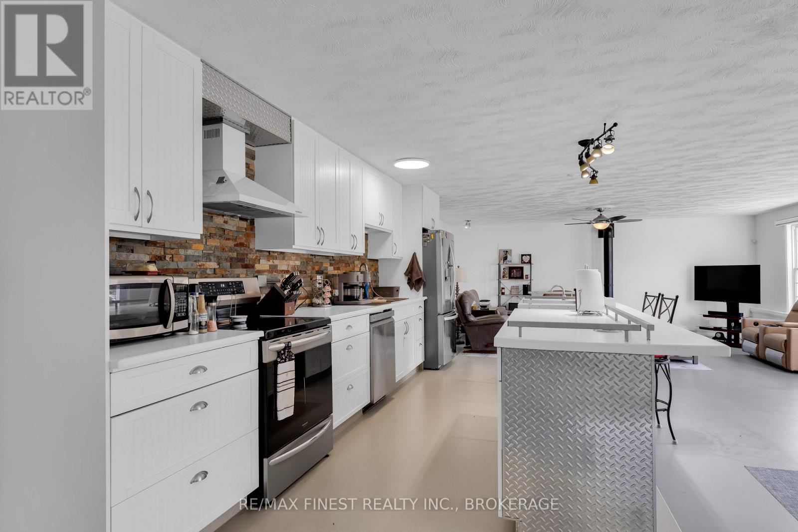38 Ballahack Road, Stone Mills, Ontario  K0K 3G0 - Photo 28 - X12468204