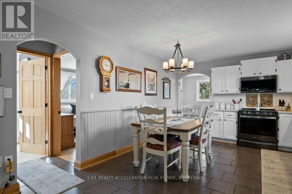 2346 County Road 22, Loyalist, Ontario  K0H 1G0 - Photo 10 - X12468315