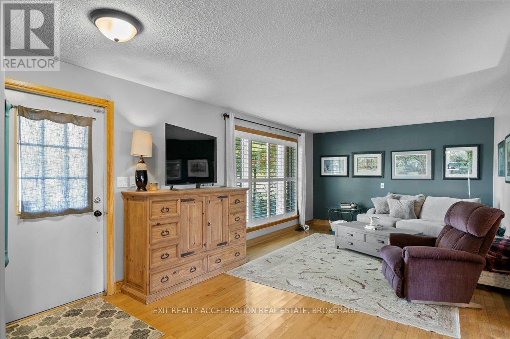 2346 County Road 22, Loyalist, Ontario  K0H 1G0 - Photo 13 - X12468315