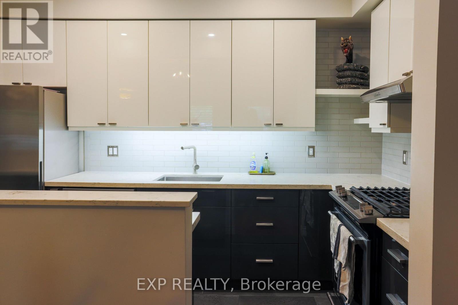 144 Hibernia Street, Cobourg, Ontario  K9A 3J8 - Photo 10 - X12468198