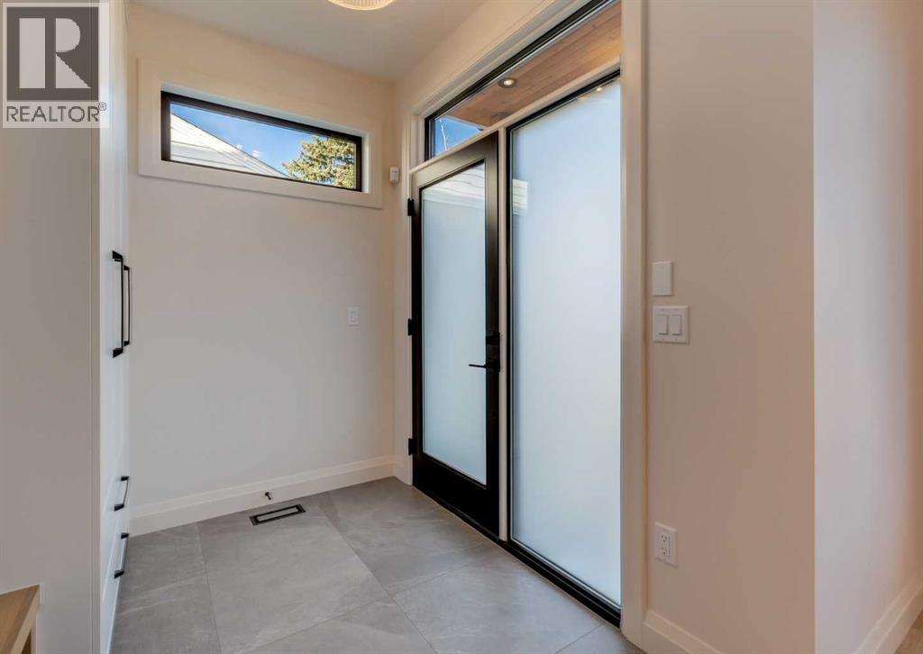 2231 35 Street Sw, Calgary, Alberta  T3E 2X7 - Photo 2 - A2264014