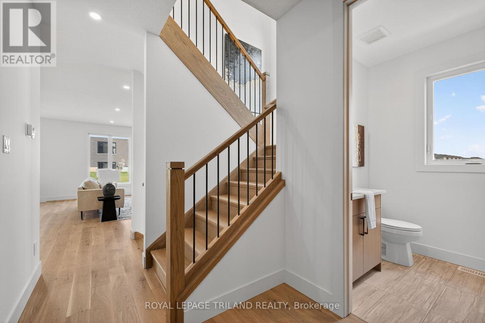 4049 Big Leaf Trail, London South, Ontario  N6P 0K2 - Photo 14 - X12468304