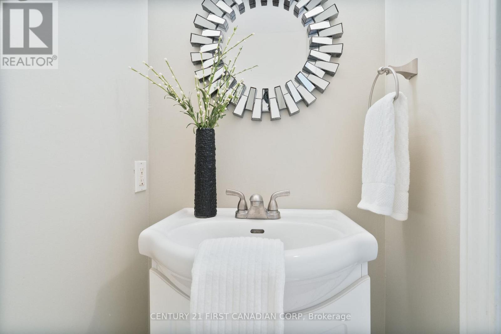 176 Gardenwood Drive, London South, Ontario  N6J 3Z9 - Photo 19 - X12468305