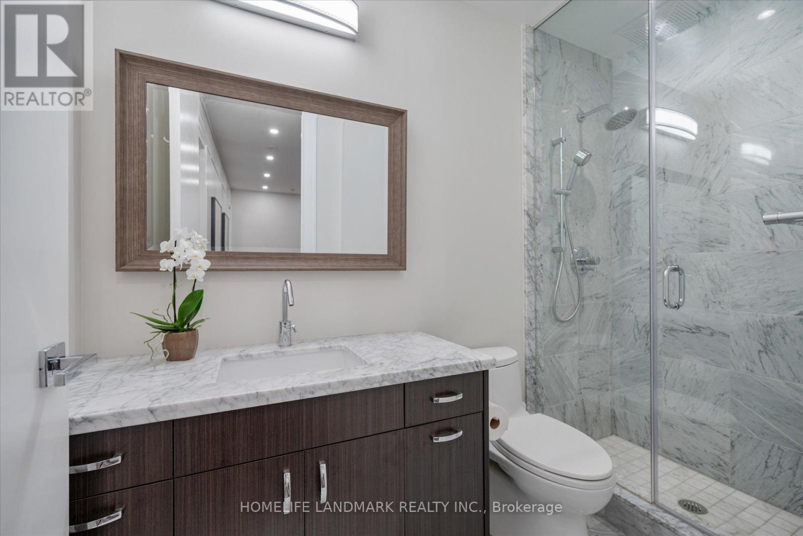 102 - 29 Queens Quay E, Toronto, Ontario  M5E 0A4 - Photo 33 - C12467399