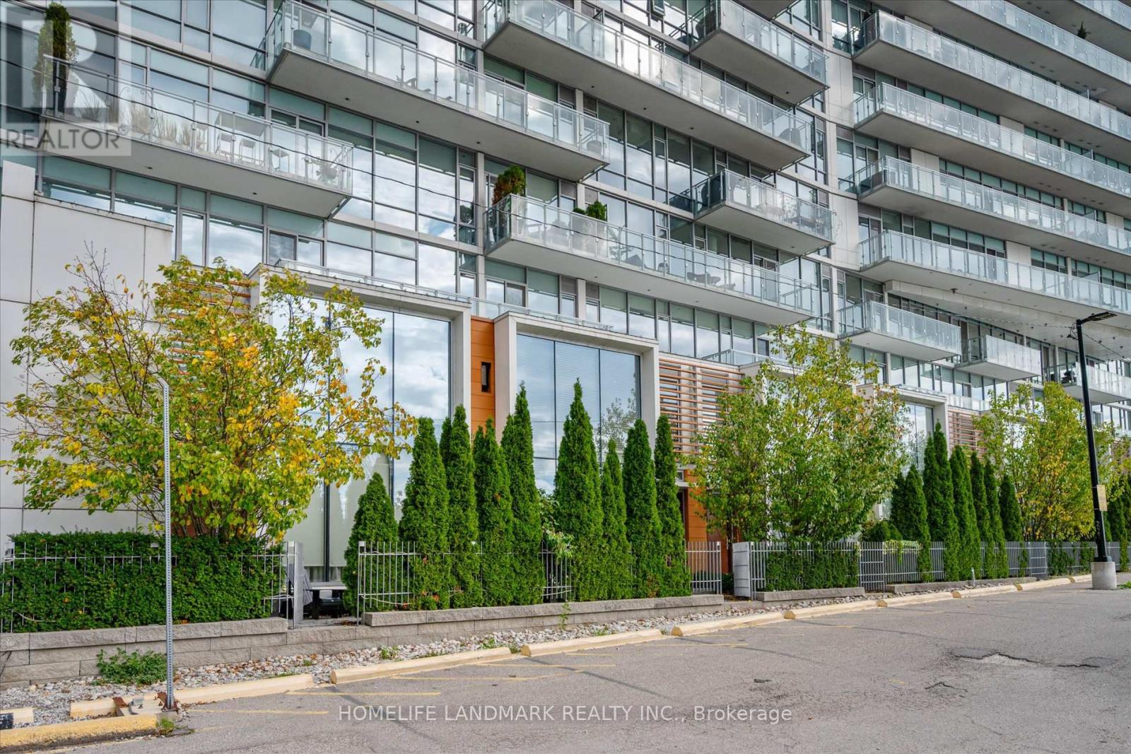 102 - 29 Queens Quay E, Toronto, Ontario  M5E 0A4 - Photo 38 - C12467399