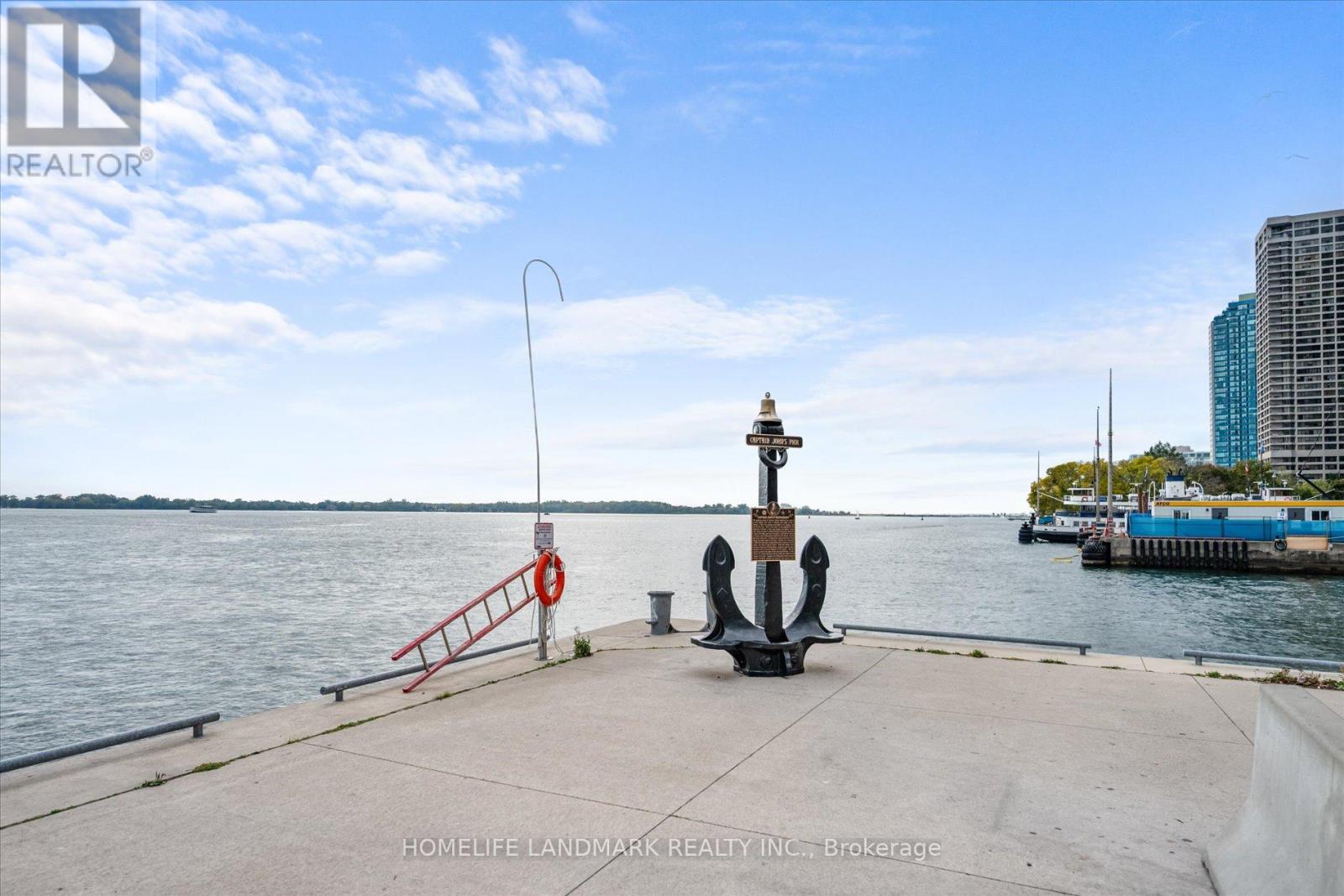 102 - 29 Queens Quay E, Toronto, Ontario  M5E 0A4 - Photo 39 - C12467399
