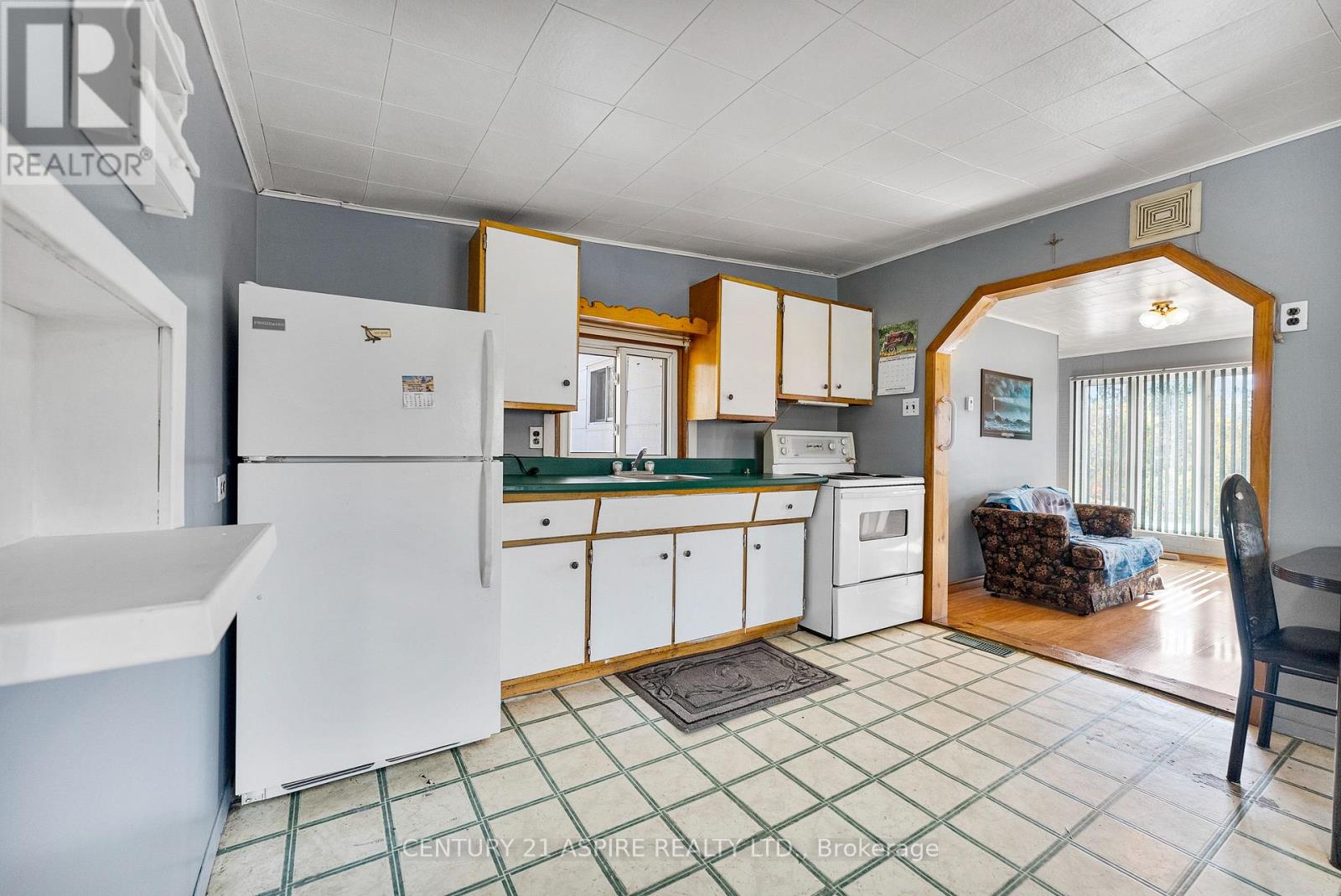 22 Zilney Street, Madawaska Valley, Ontario  K0J 1B0 - Photo 14 - X12468333