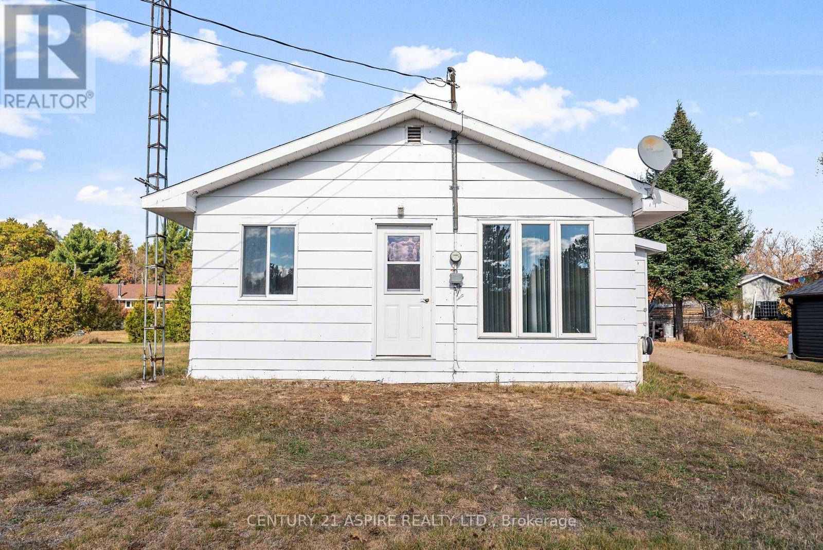 22 Zilney Street, Madawaska Valley, Ontario  K0J 1B0 - Photo 3 - X12468333