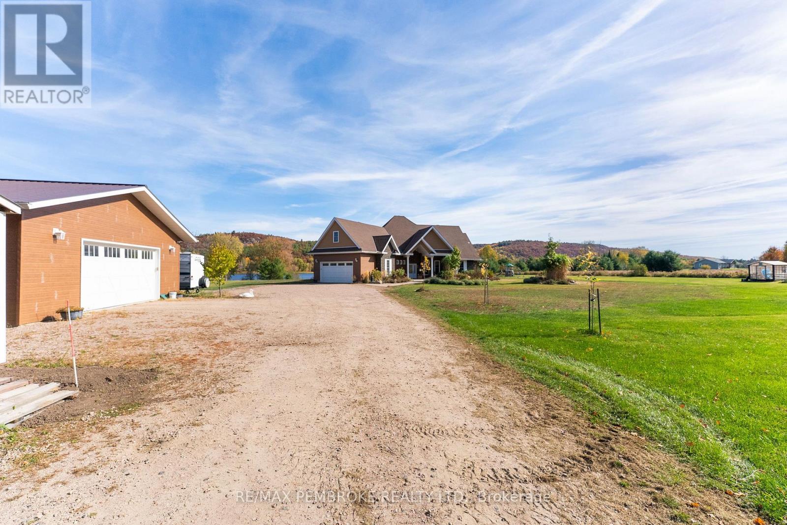 43 Green Gate Lane, North Algona Wilberforce, Ontario  K0J 1X0 - Photo 2 - X12468341