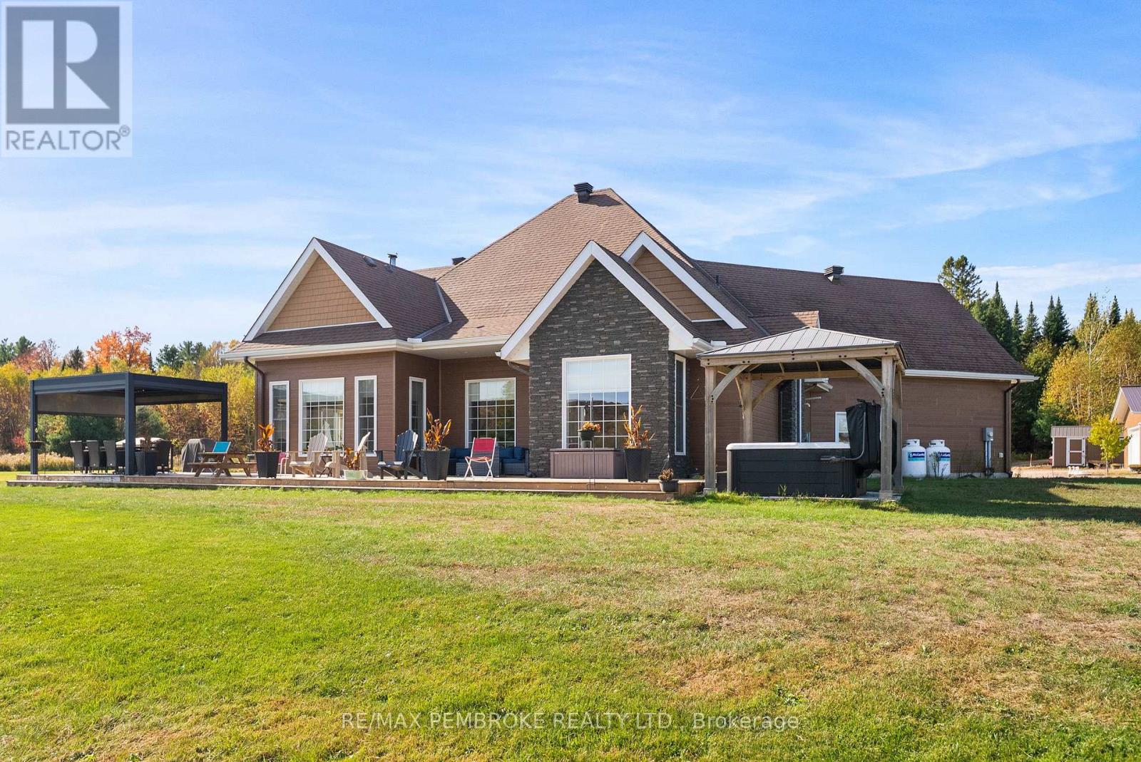 43 Green Gate Lane, North Algona Wilberforce, Ontario  K0J 1X0 - Photo 37 - X12468341
