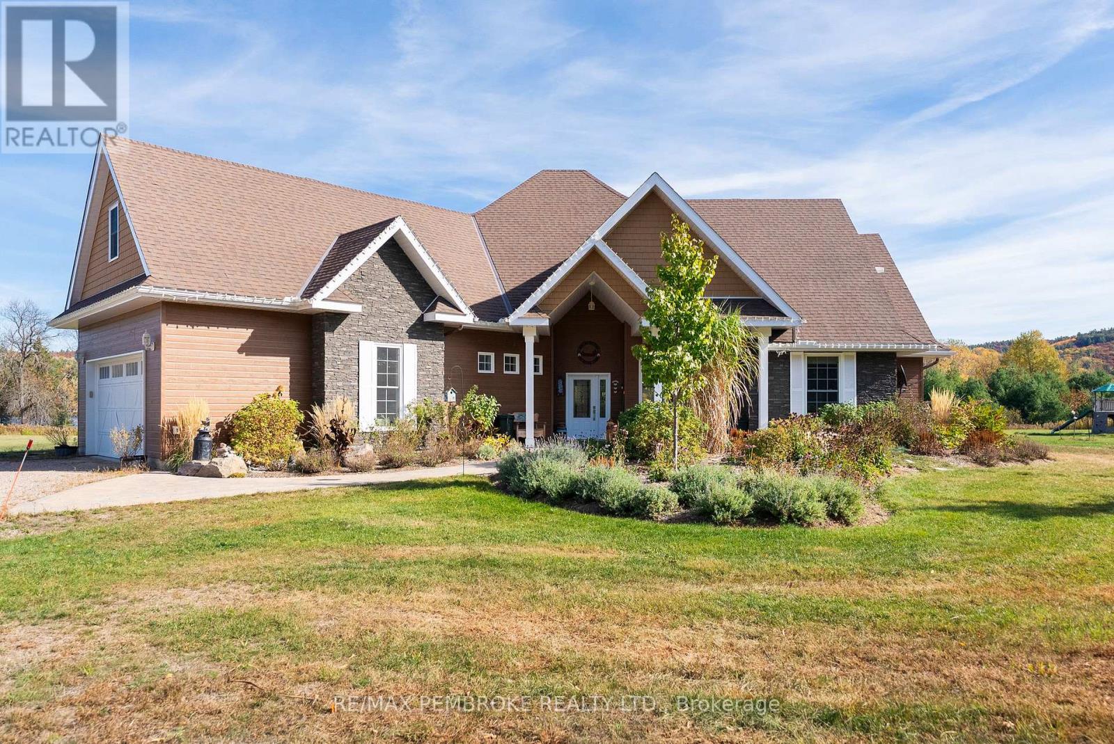 43 Green Gate Lane, North Algona Wilberforce, Ontario  K0J 1X0 - Photo 4 - X12468341