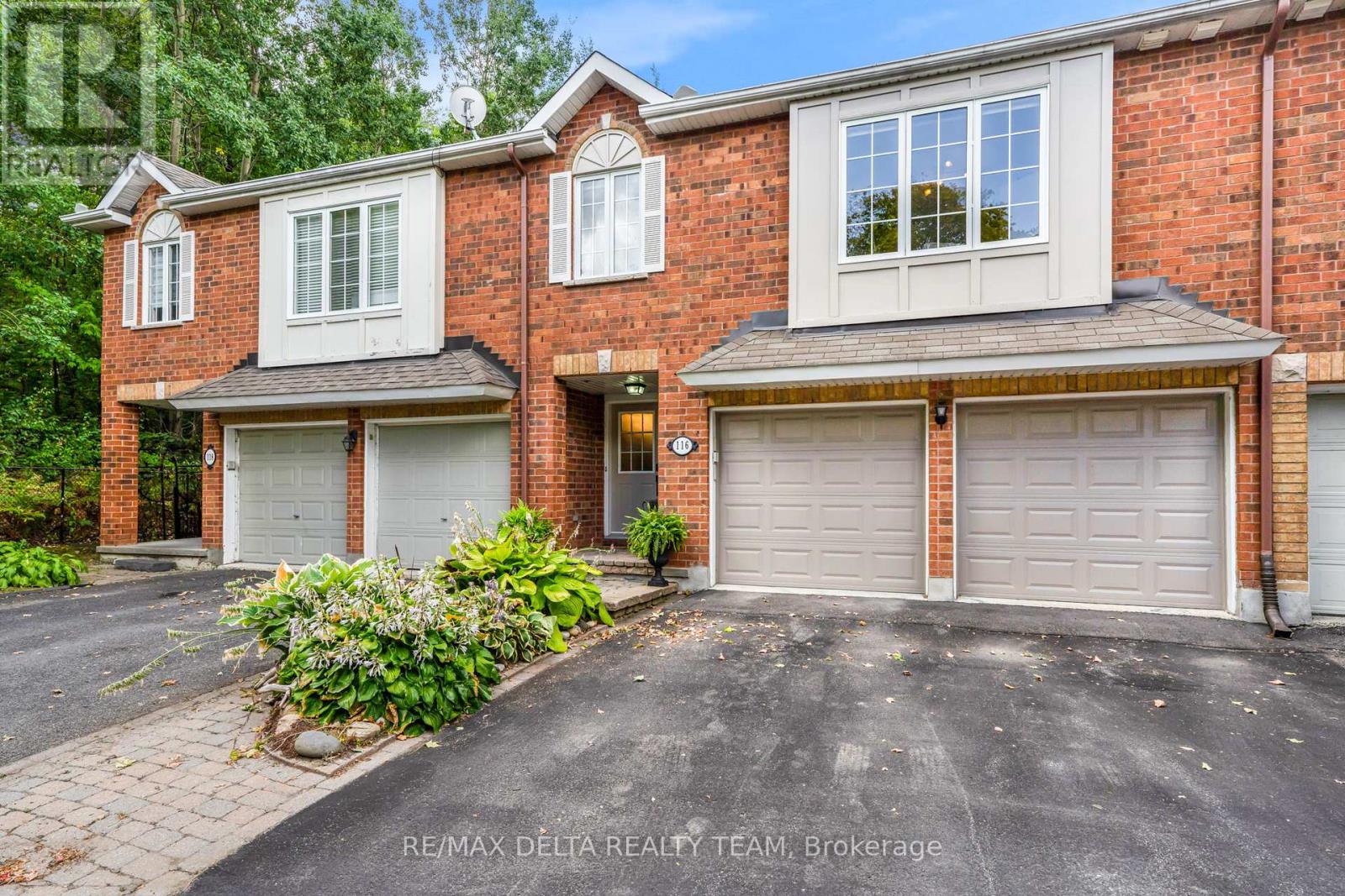 116 Gladeview Private, Ottawa, Ontario  K1T 4C5 - Photo 2 - X12468188