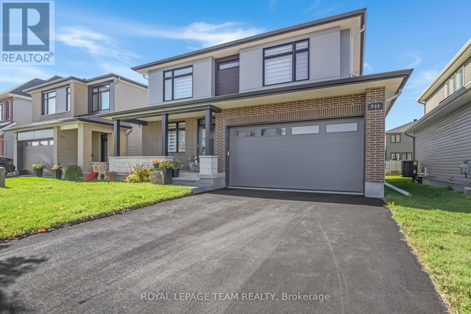 711 Moonflower Crescent, Ottawa, Ontario  K1T 0X8 - Photo 2 - X12468210