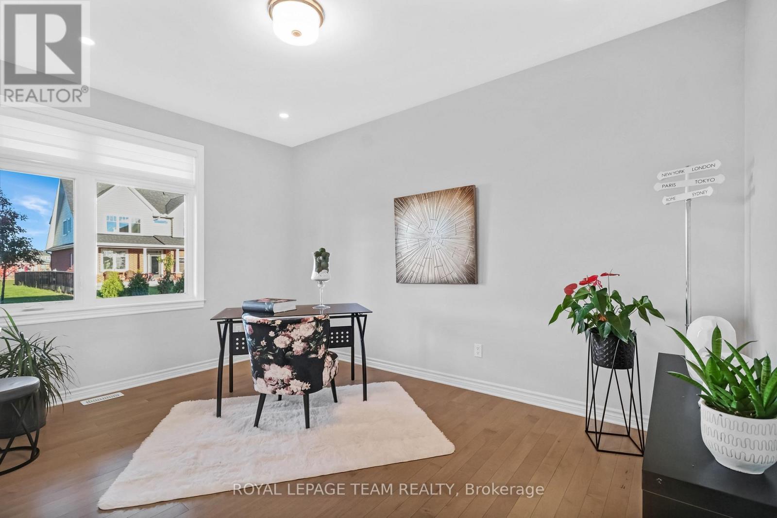 711 Moonflower Crescent, Ottawa, Ontario  K1T 0X8 - Photo 4 - X12468210