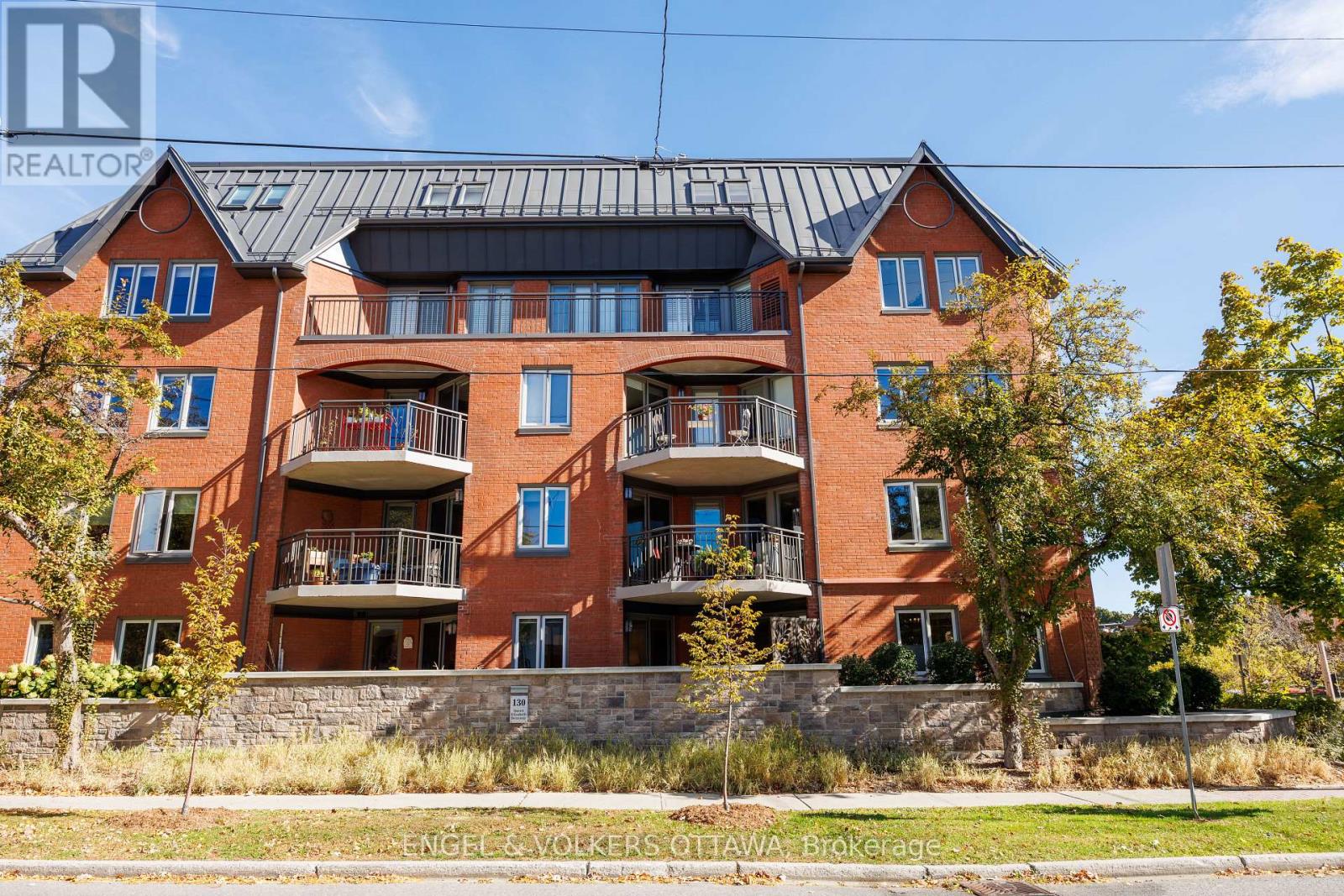 102 - 130 Queen Elizabeth Drive, Ottawa, Ontario  K2P 1E6 - Photo 2 - X12468303