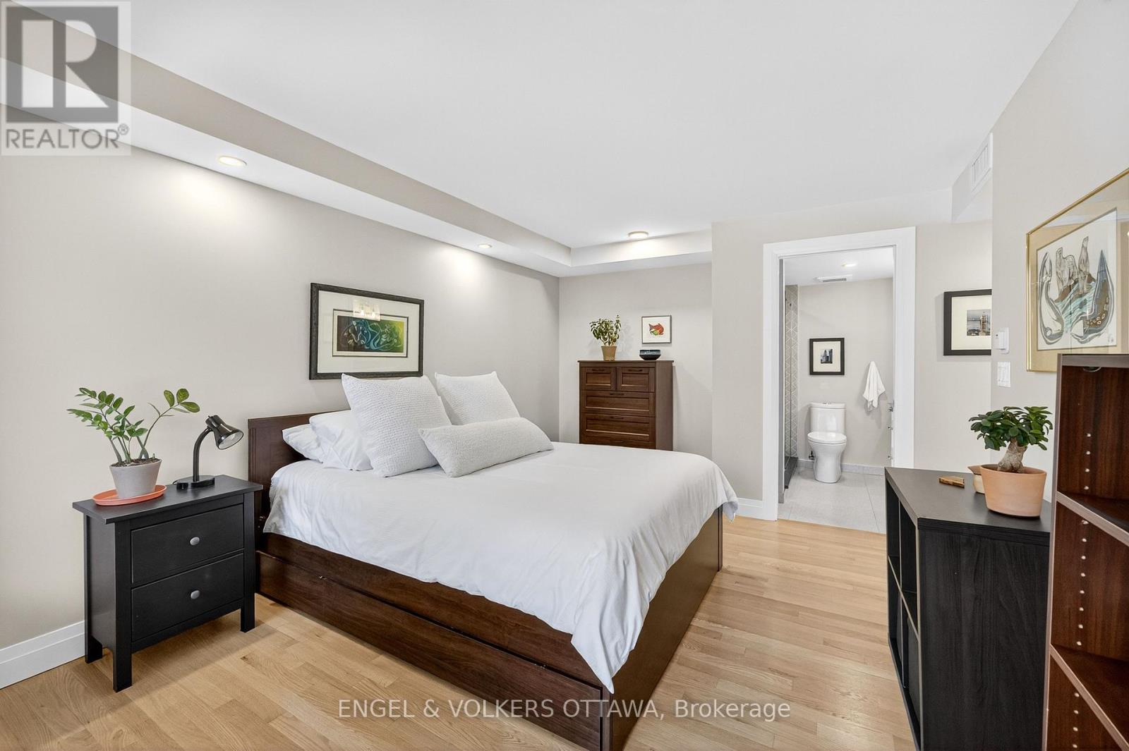 102 - 130 Queen Elizabeth Drive, Ottawa, Ontario  K2P 1E6 - Photo 20 - X12468303