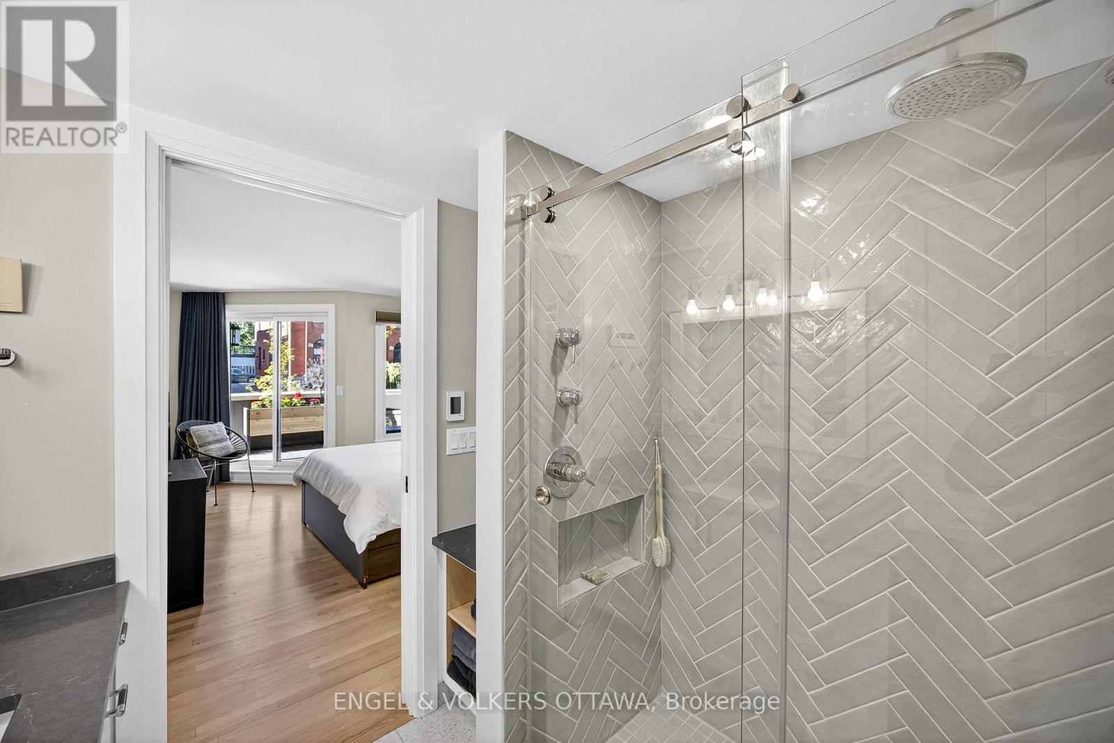 102 - 130 Queen Elizabeth Drive, Ottawa, Ontario  K2P 1E6 - Photo 24 - X12468303