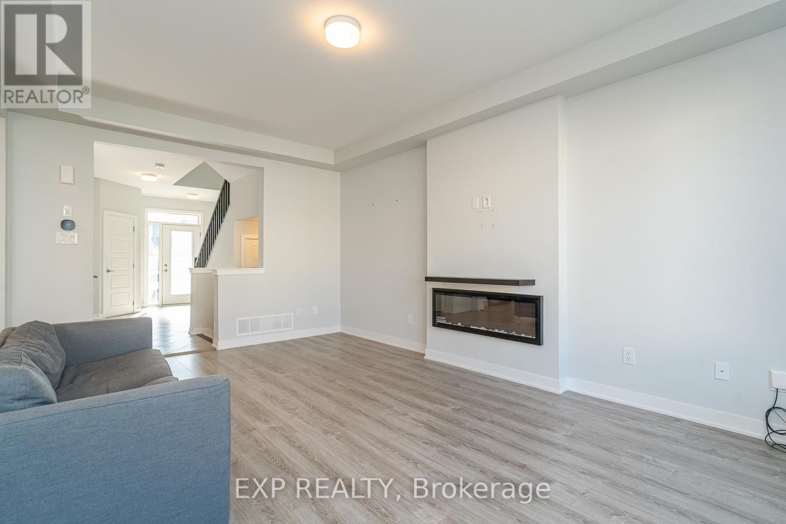 770 Derreen Avenue, Ottawa, Ontario  K2S 2Z1 - Photo 13 - X12468312
