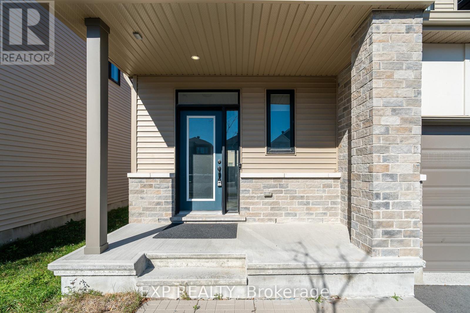770 Derreen Avenue, Ottawa, Ontario  K2S 2Z1 - Photo 3 - X12468312