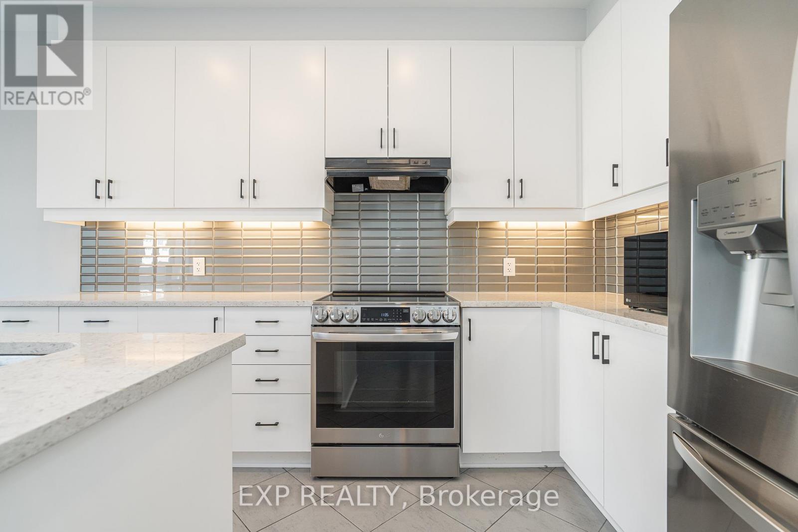770 Derreen Avenue, Ottawa, Ontario  K2S 2Z1 - Photo 7 - X12468312