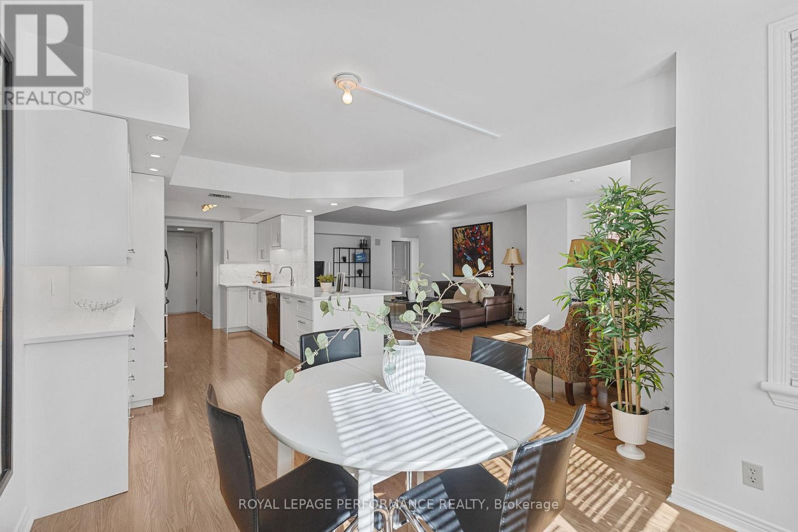 206 - 205 Somerset Street W, Ottawa, Ontario  K2P 0J1 - Photo 12 - X12468319
