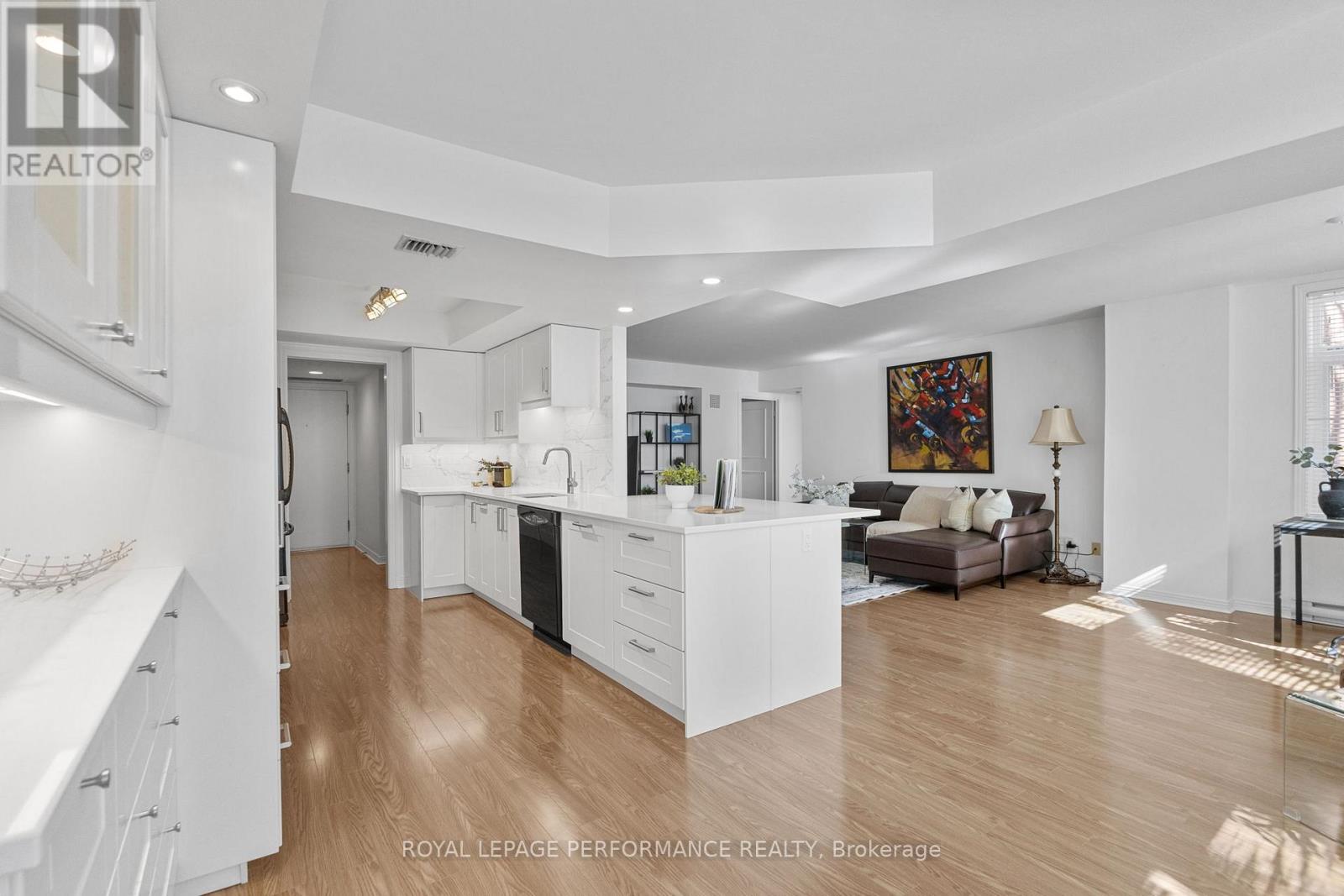 206 - 205 Somerset Street W, Ottawa, Ontario  K2P 0J1 - Photo 8 - X12468319
