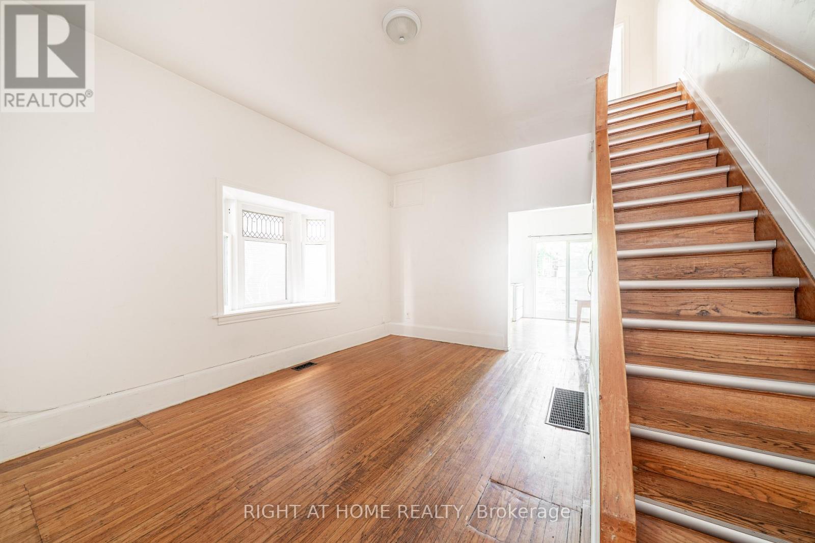 1059 Bathurst Street, Toronto, Ontario  M5R 3G8 - Photo 3 - C12468106