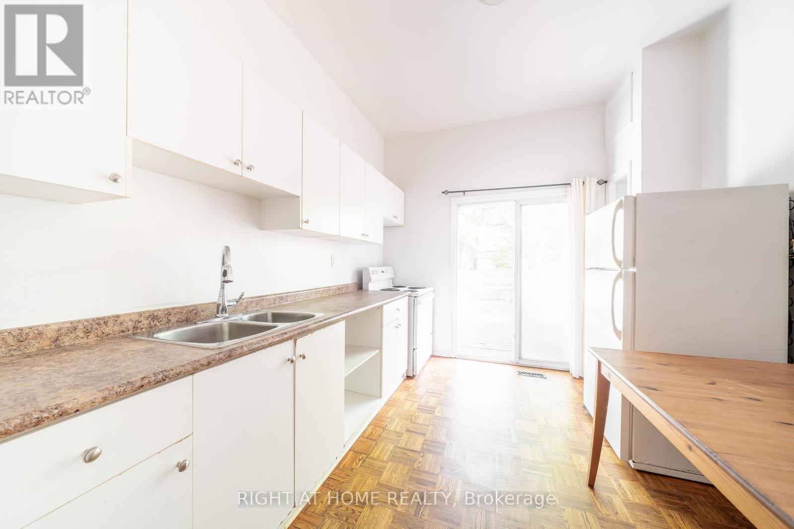 1059 Bathurst Street, Toronto, Ontario  M5R 3G8 - Photo 5 - C12468106