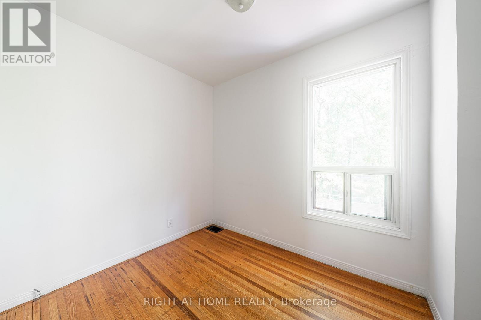 1059 Bathurst Street, Toronto, Ontario  M5R 3G8 - Photo 9 - C12468106